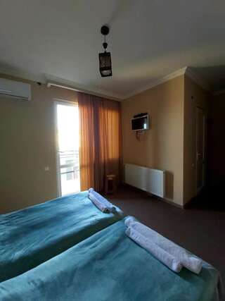 Отель GH Sanapiro Телави Двухместный номер Делюкс с 1 кроватью или 2 отдельными кроватями и балконом-6