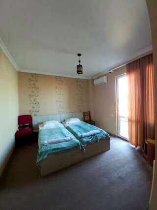Отель GH Sanapiro Телави Двухместный номер Делюкс с 1 кроватью или 2 отдельными кроватями и балконом-7